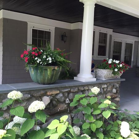 Hilltop House Bed & Breakfast Amenia Exteriör bild