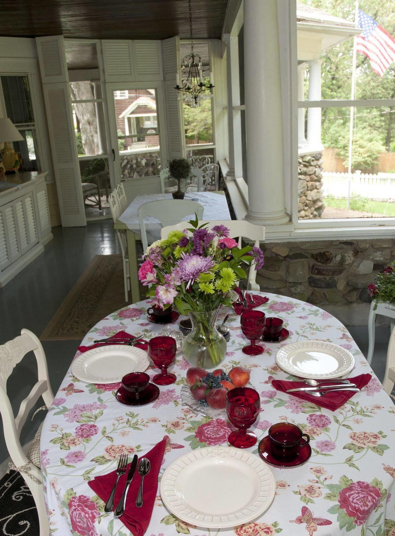 Hilltop House Bed & Breakfast Amenia Exteriör bild
