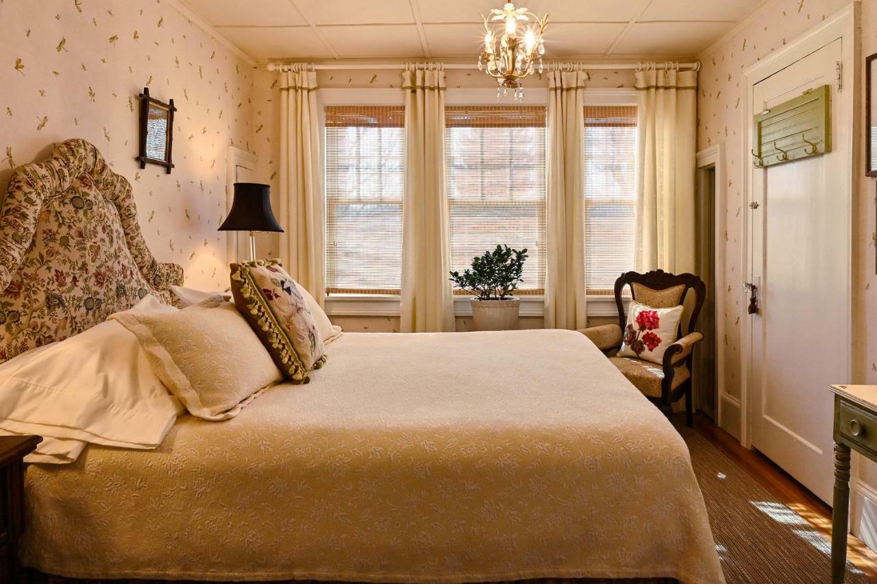 Hilltop House Bed & Breakfast Amenia Exteriör bild