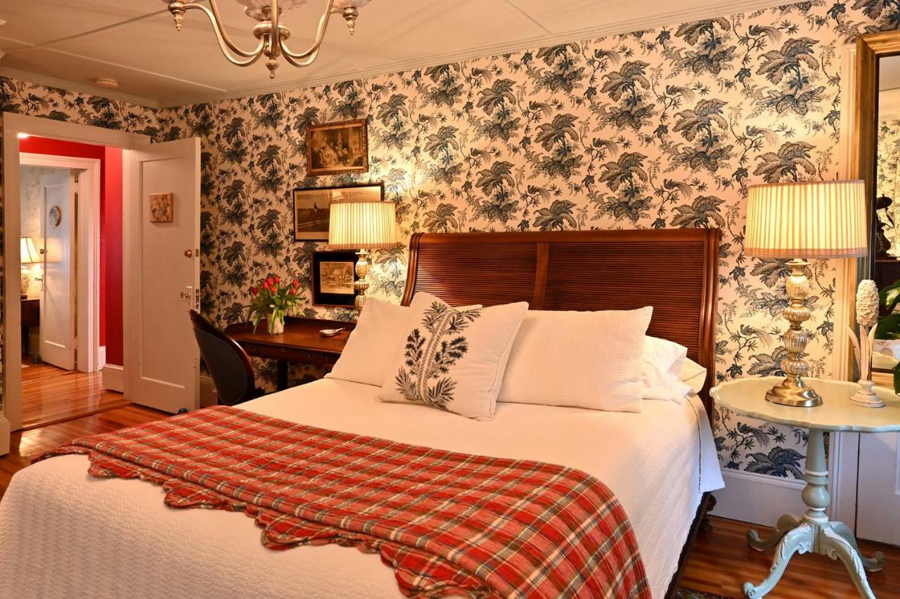 Hilltop House Bed & Breakfast Amenia Exteriör bild