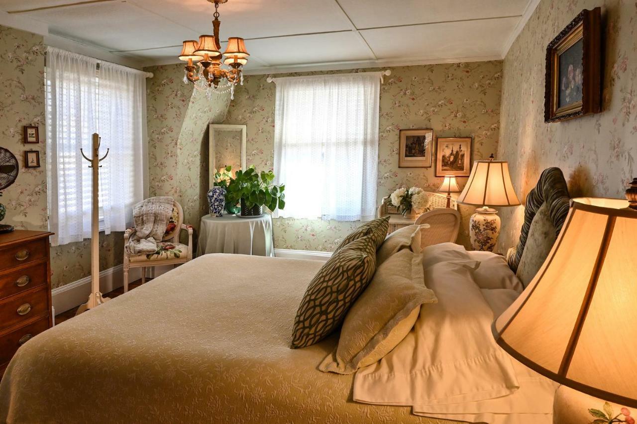 Hilltop House Bed & Breakfast Amenia Exteriör bild